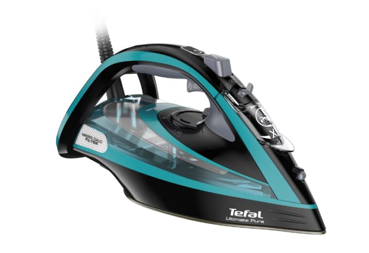 Парна ютия Tefal FV9844E0, Мощност 3200 W, Парен удар до 250 гр/мин, Плоча Durilium AirGlide Autoclean, Филтър Micro-Calc Filter 2-in-1, Черен със син